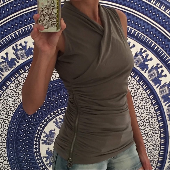 MK Green Rouched Top - Picture 4 of 7